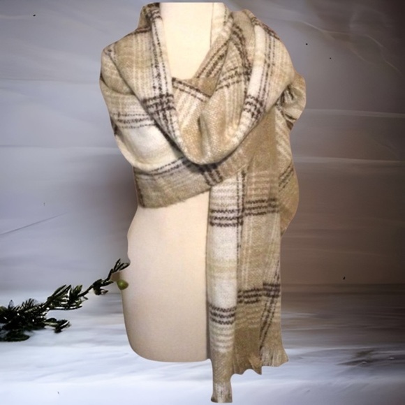 Charming Charlie Plaid Blanket Scarf Wrap - Picture 1 of 12